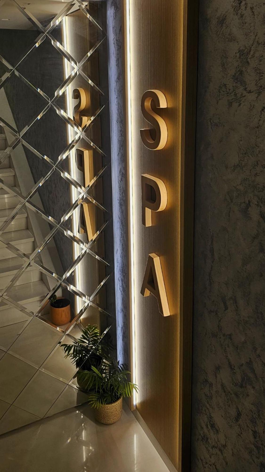Hotel Queen Selitë e Vogël Exterior foto